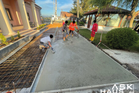 Realizácia prístupovej cesty v Kaštiely Ivachnová z metličkového betónu